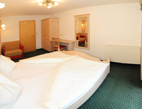 69DSC_3658_birnhorn_schlafzimmer (1)