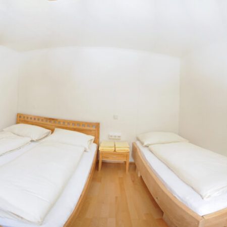 riederhof_app2-zi1_panorama3955-3966_1_21.03.25-1024x453